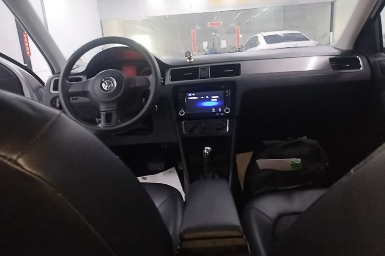 Used Volkswagen Santana 2013 1.6L Automatic Comfort Edition Center Console