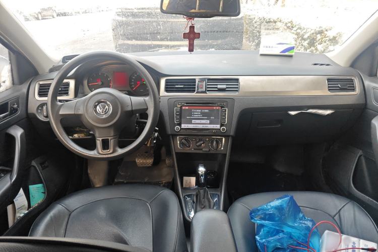 Used Volkswagen Santana 2013 1.6L Automatic Comfort Edition Center Console