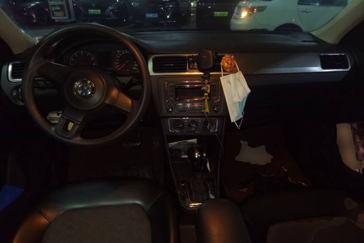 Used Volkswagen Santana 2013 1.6L Automatic Comfort Edition Center Console