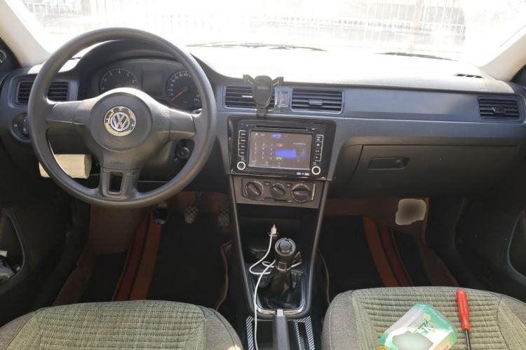 Used Volkswagen Santana 2013 1.6L Manual Fashion Edition Center Console