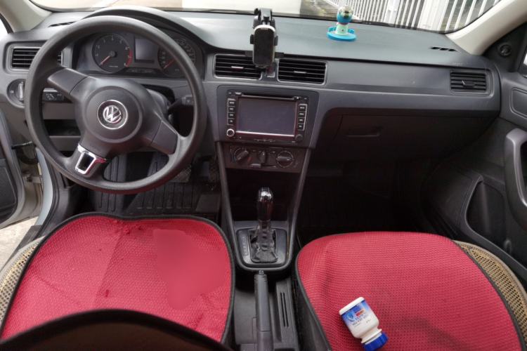 Used Volkswagen Santana 2013 1.6L Automatic Fashion Edition Center Console
