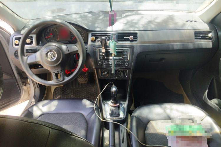 Used Volkswagen Santana 2013 1.6L Automatic Comfort Edition Center Console