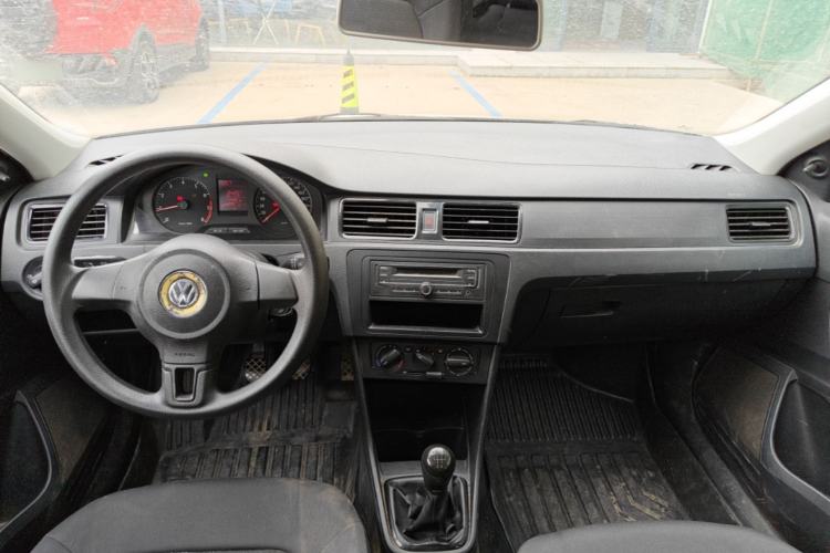 Used Volkswagen Santana 2013 1.6L Manual Fashion Edition Center Console