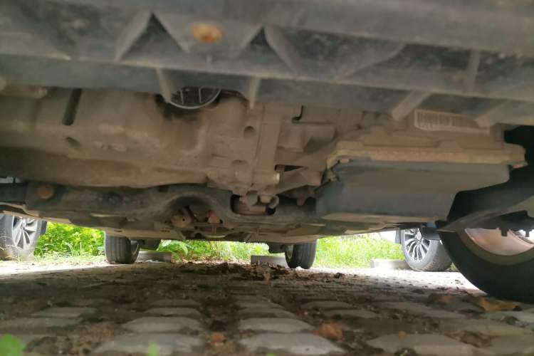 Used Volkswagen Santana 2013 1.6L Automatic Comfort Edition Chassis Front