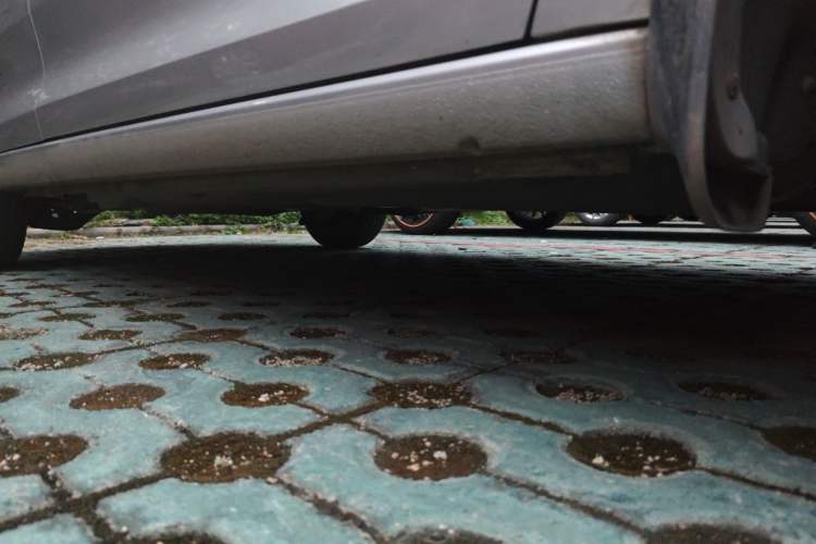 Used Volkswagen Santana 2013 1.6L Manual Fashion Edition Chassis Front Right