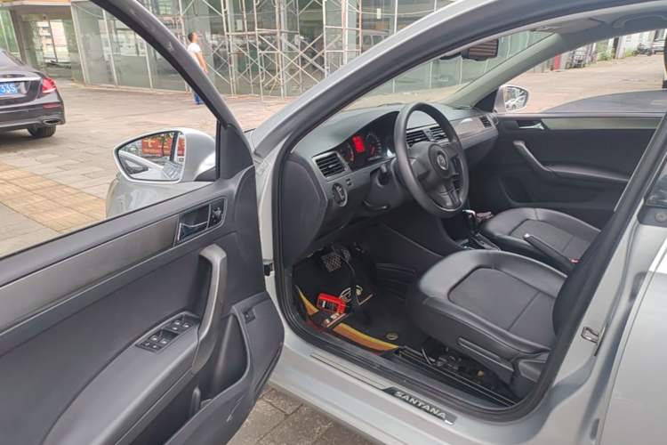 Used Volkswagen Santana 2013 1.6L Automatic Comfort Edition Driver Seat