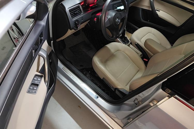 Used Volkswagen Santana 2013 1.6L Automatic Comfort Edition Driver Seat