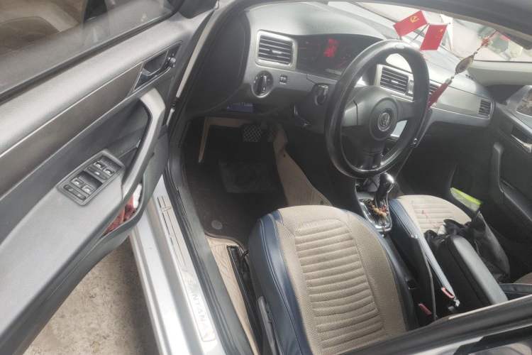 Used Volkswagen Santana 2013 1.6L Automatic Comfort Edition Driver Seat