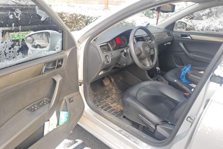 Used Volkswagen Santana 2013 1.6L Automatic Comfort Edition Driver Seat