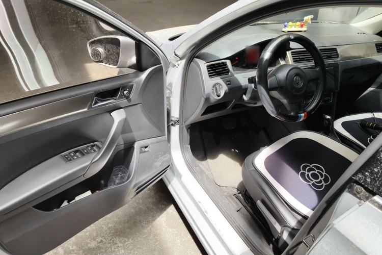 Used Volkswagen Santana 2013 1.6L Automatic Comfort Edition Driver Seat