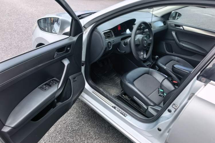 Used Volkswagen Santana 2013 1.6L Manual Comfort Edition Driver Seat