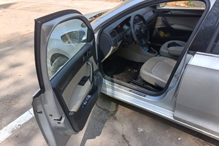 Used Volkswagen Santana 2013 1.6L Automatic Comfort Edition Driver Seat