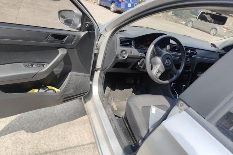Used Volkswagen Santana 2013 1.6L Automatic Fashion Edition Driver Seat