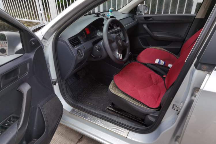 Used Volkswagen Santana 2013 1.6L Automatic Fashion Edition Driver Seat