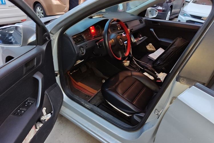Used Volkswagen Santana 2013 1.6L Automatic Fashion Edition Driver Seat