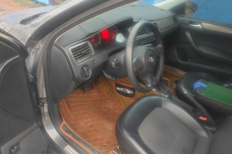 Used Volkswagen Santana 2013 1.6L Automatic Comfort Edition Driver Seat