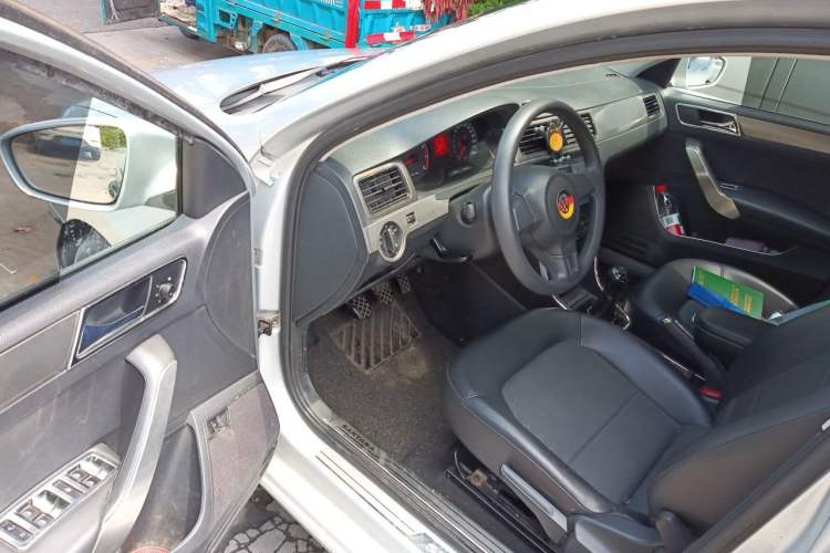 Used Volkswagen Santana 2013 1.6L Manual Comfort Edition Driver Seat