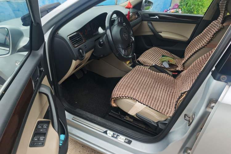 Used Volkswagen Santana 2013 1.6L Automatic Comfort Edition Driver Seat