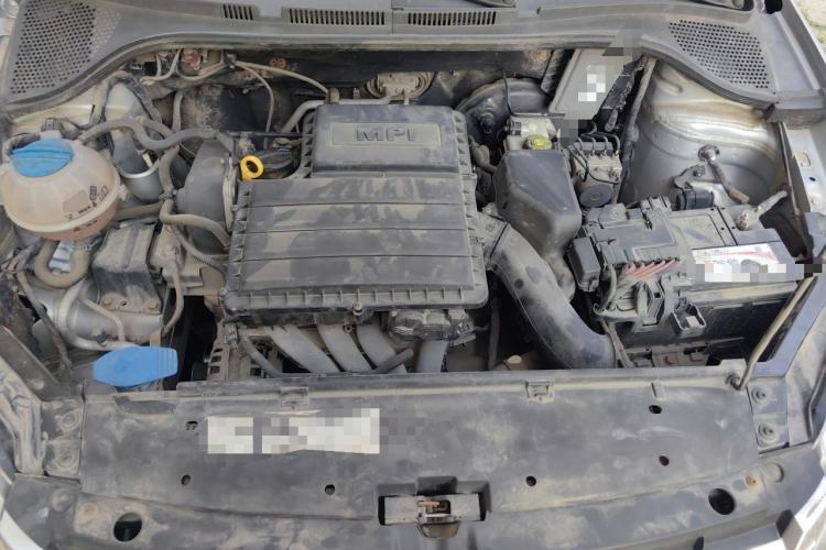 Used Volkswagen Santana 2013 1.6L Manual Comfort Edition Engine Bay