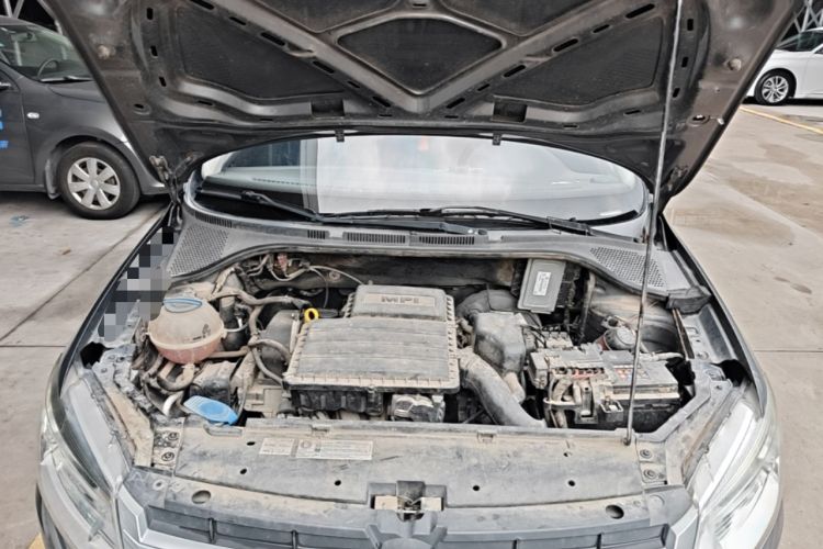 Used Volkswagen Santana 2013 1.4L Manual Fashion Edition Engine Bay