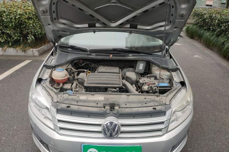Used Volkswagen Santana 2013 1.6L Automatic Comfort Edition Engine Bay