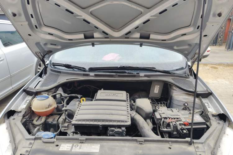 Used Volkswagen Santana 2013 1.4L Manual Comfort Edition Engine Bay