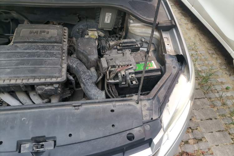 Used Volkswagen Santana 2013 1.6L Automatic Comfort Edition Engine Bay Left