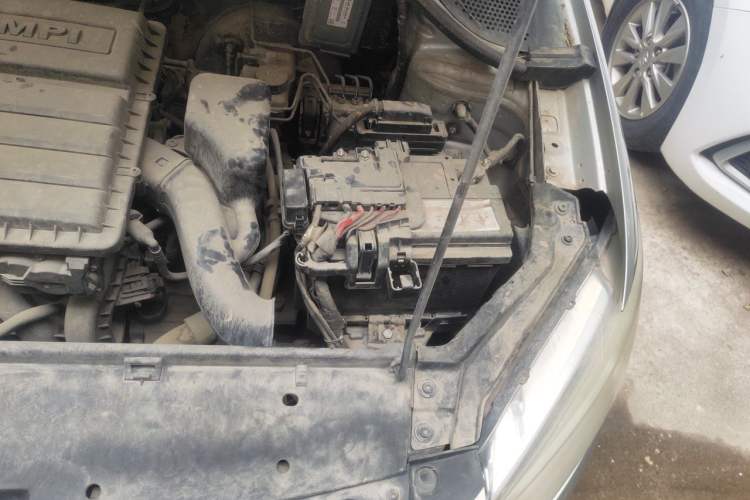 Used Volkswagen Santana 2013 1.6L Automatic Comfort Edition Engine Bay Left