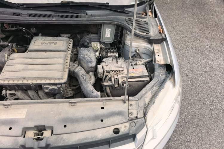 Used Volkswagen Santana 2013 1.6L Manual Comfort Edition Engine Bay Left