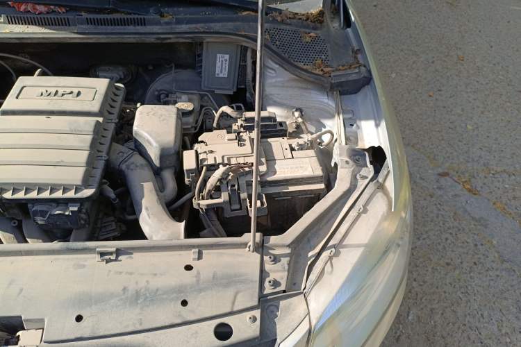 Used Volkswagen Santana 2013 1.6L Automatic Comfort Edition Engine Bay Left