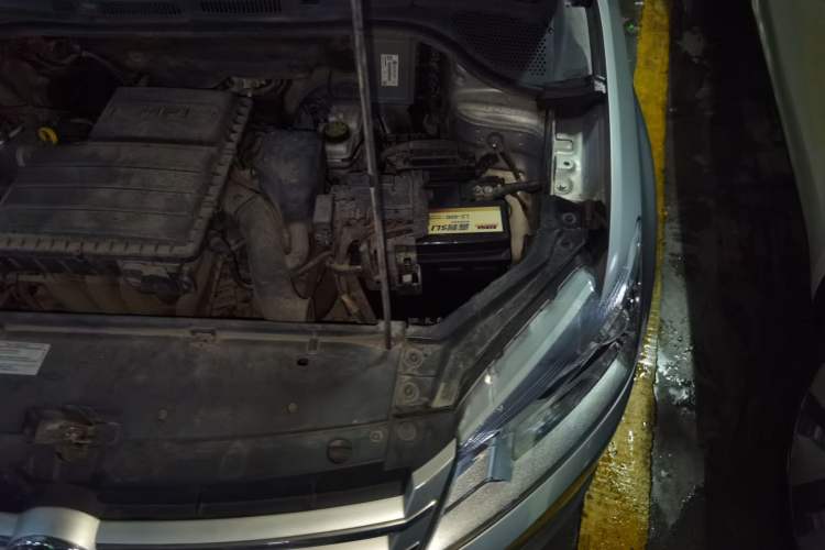 Used Volkswagen Santana 2013 1.6L Automatic Comfort Edition Engine Bay Left