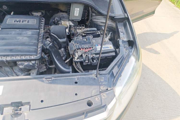 Used Volkswagen Santana 2013 1.6L Automatic Comfort Edition Engine Bay Left
