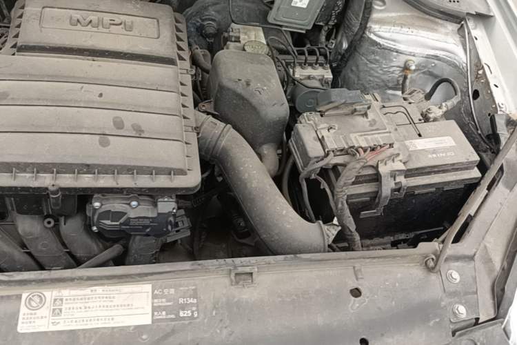 Used Volkswagen Santana 2013 1.4L Manual Fashion Edition Engine Bay Left