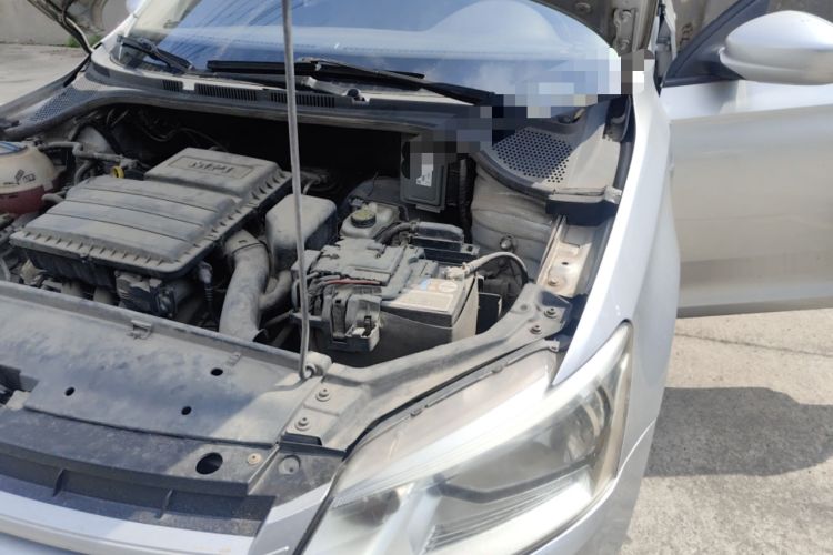 Used Volkswagen Santana 2013 1.6L Automatic Fashion Edition Engine Bay Left