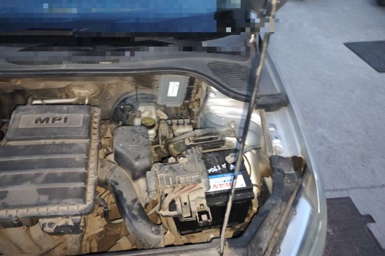Used Volkswagen Santana 2013 1.6L Automatic Comfort Edition Engine Bay Left
