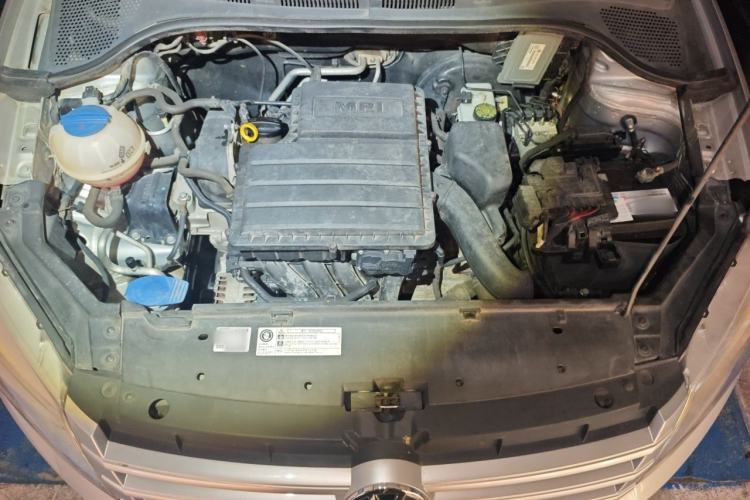 Used Volkswagen Santana 2013 1.6L Automatic Fashion Edition Engine Bay