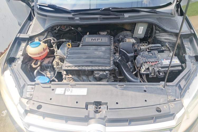 Used Volkswagen Santana 2013 1.6L Automatic Comfort Edition Engine Bay