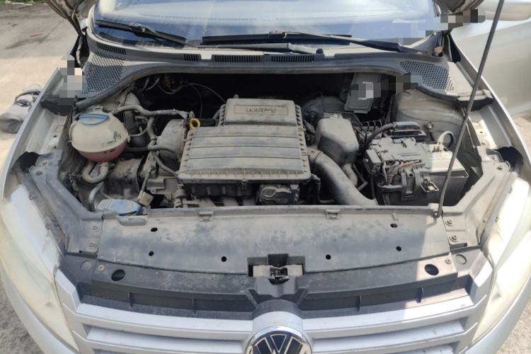 Used Volkswagen Santana 2013 1.6L Automatic Fashion Edition Engine Bay