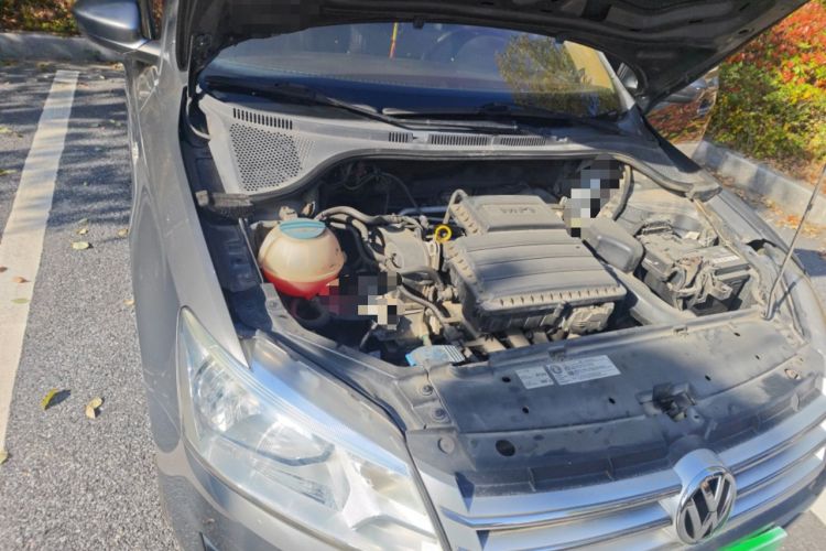 Used Volkswagen Santana 2013 1.6L Automatic Comfort Edition Engine Bay Right