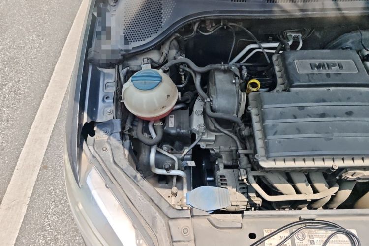 Used Volkswagen Santana 2013 1.6L Automatic Comfort Edition Engine Bay Right