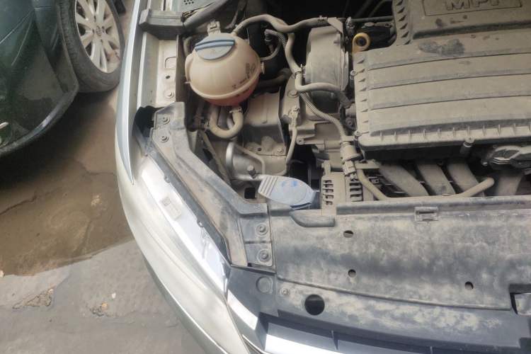 Used Volkswagen Santana 2013 1.6L Automatic Comfort Edition Engine Bay Right