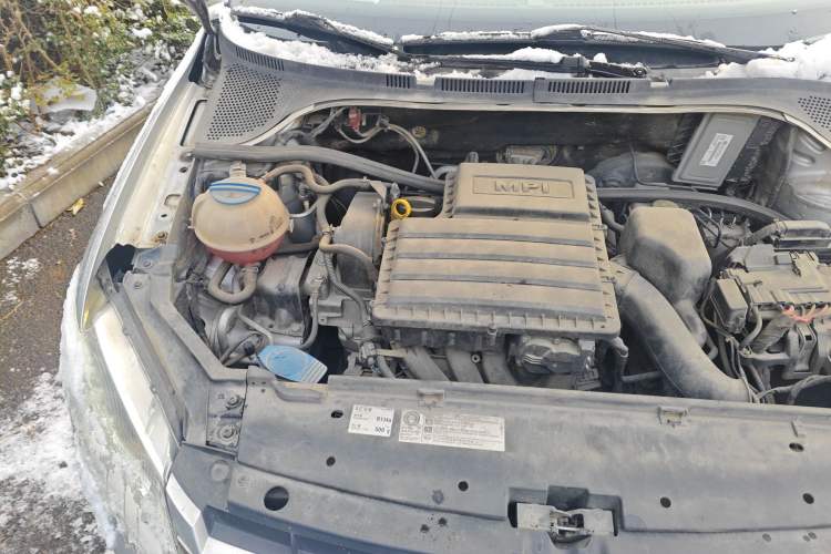 Used Volkswagen Santana 2013 1.6L Automatic Comfort Edition Engine Bay Right