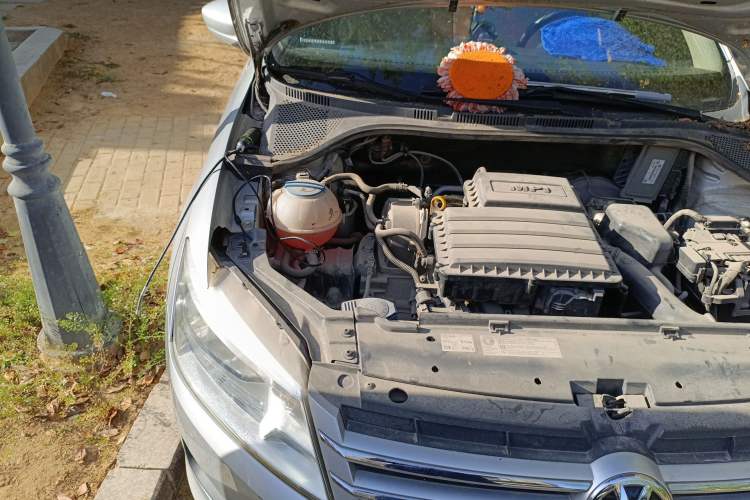 Used Volkswagen Santana 2013 1.6L Automatic Comfort Edition Engine Bay Right