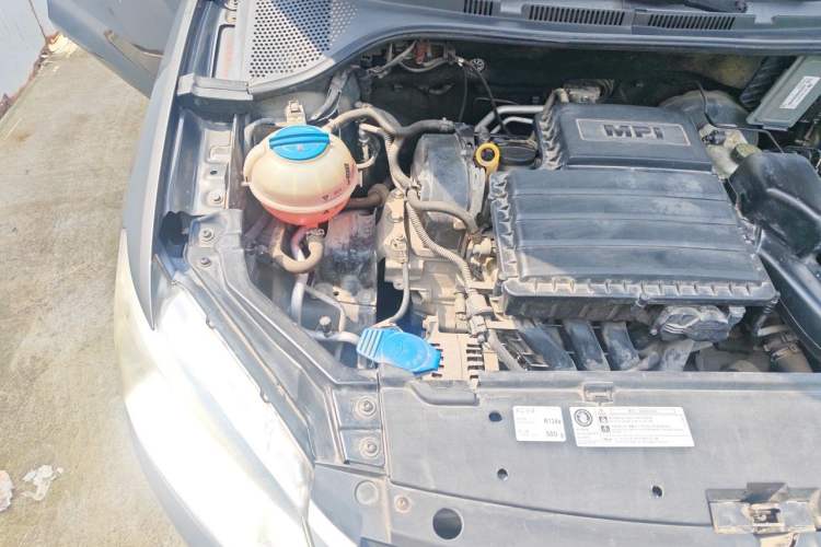 Used Volkswagen Santana 2013 1.6L Automatic Comfort Edition Engine Bay Right