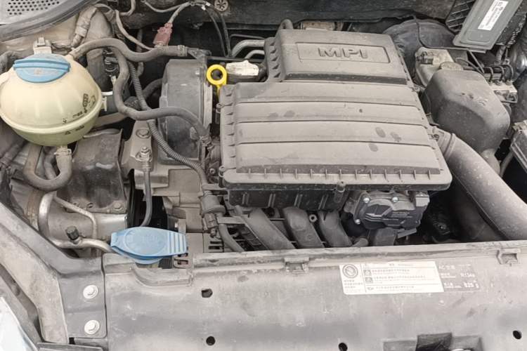 Used Volkswagen Santana 2013 1.4L Manual Fashion Edition Engine Bay Right