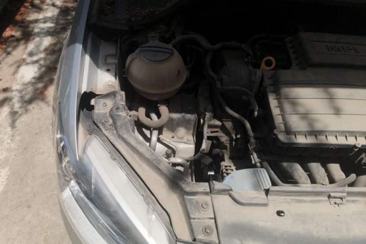 Used Volkswagen Santana 2013 1.6L Automatic Comfort Edition Engine Bay Right