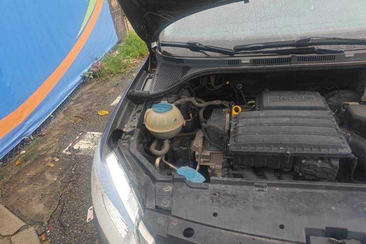 Used Volkswagen Santana 2013 1.6L Automatic Comfort Edition Engine Bay Right