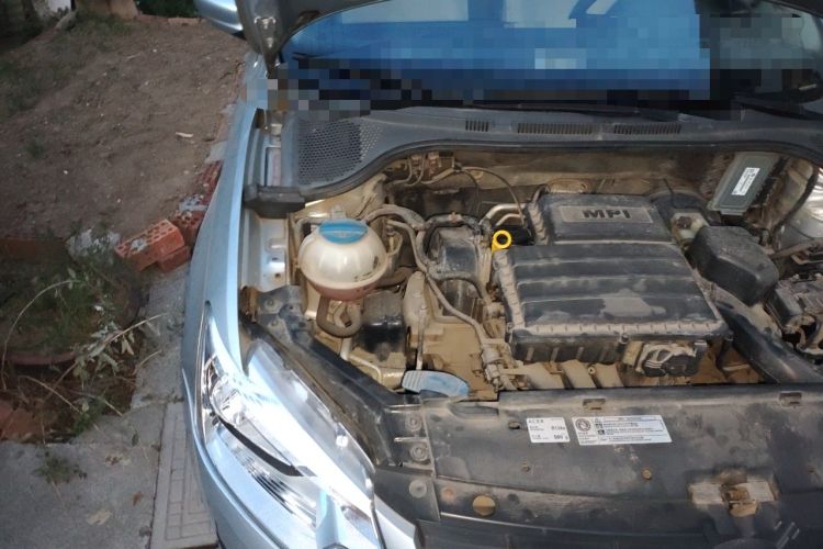 Used Volkswagen Santana 2013 1.6L Automatic Comfort Edition Engine Bay Right