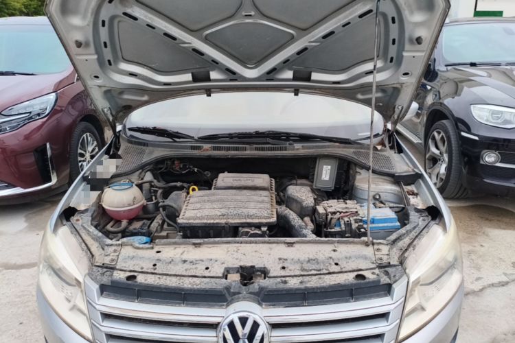 Used Volkswagen Santana 2013 1.6L Manual Comfort Edition Engine Bay