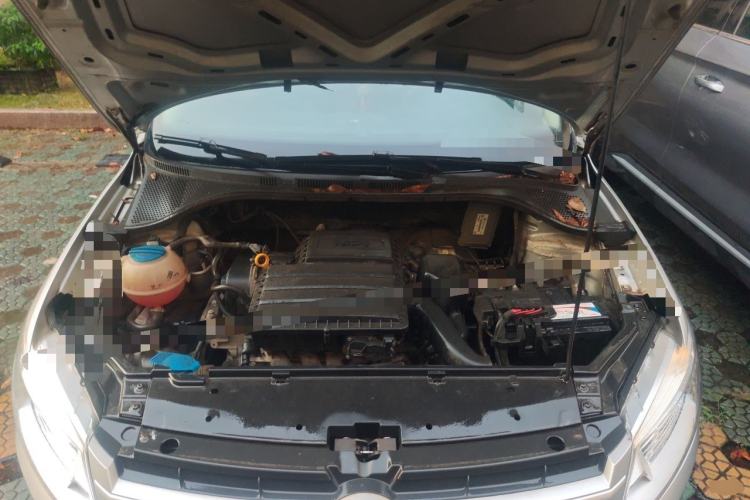 Used Volkswagen Santana 2013 1.6L Manual Fashion Edition Engine Bay